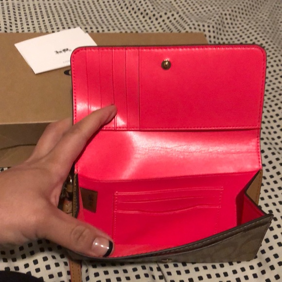 New coach wristlet/wallet - Picture 3 of 8